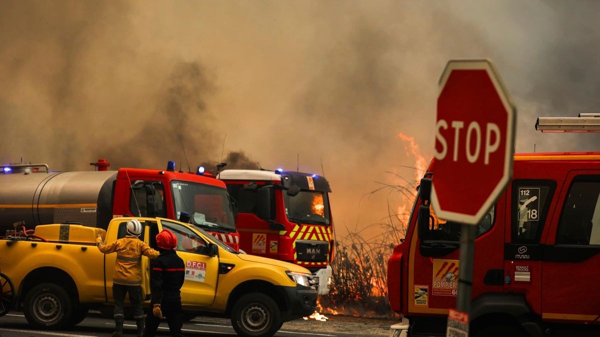 Zranění hasiči a tisíce evakuovaných. Požár řádil v Pyrenejích na jihu Francie